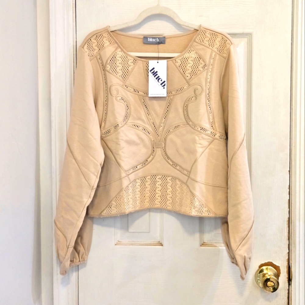 Blue b. NWT Cream Top Large